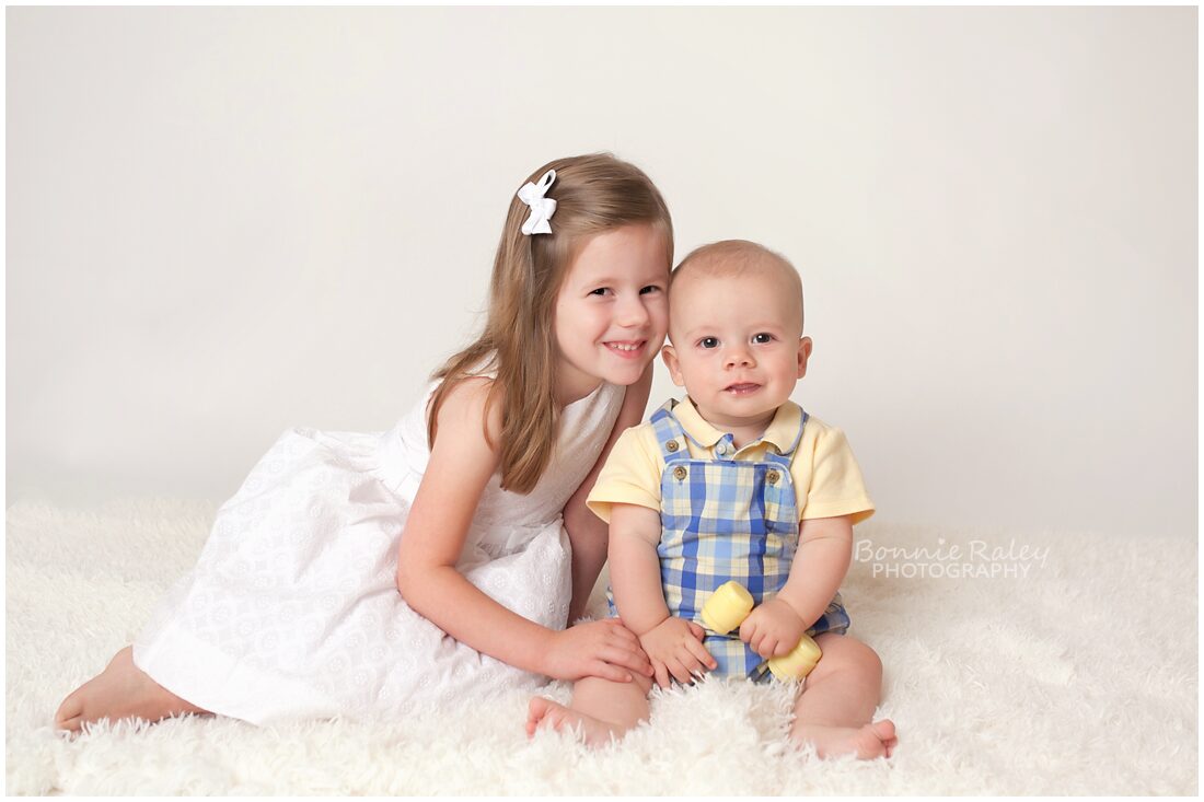 Baby brother and Big Sister | Haverford PA Photographer » Bonnie Raley  Photography » Main Line, Philadelphia